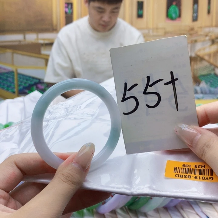 翡翠未镶嵌手镯00009……