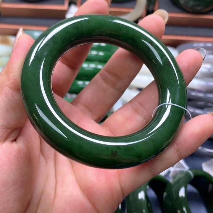 【闪购商品】未镶嵌手镯和田玉（碧玉）
