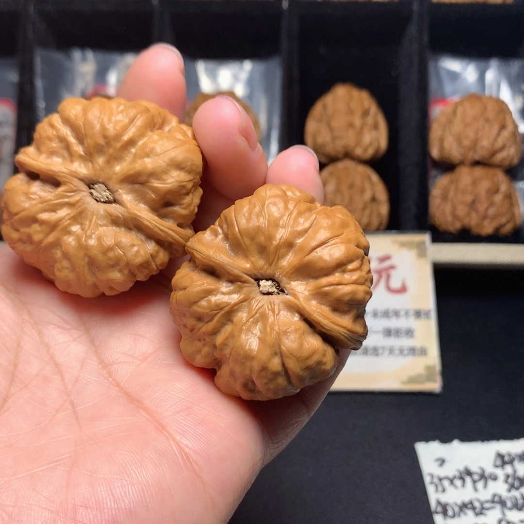 关***六文玩核桃吊坠蛤蟆头大42