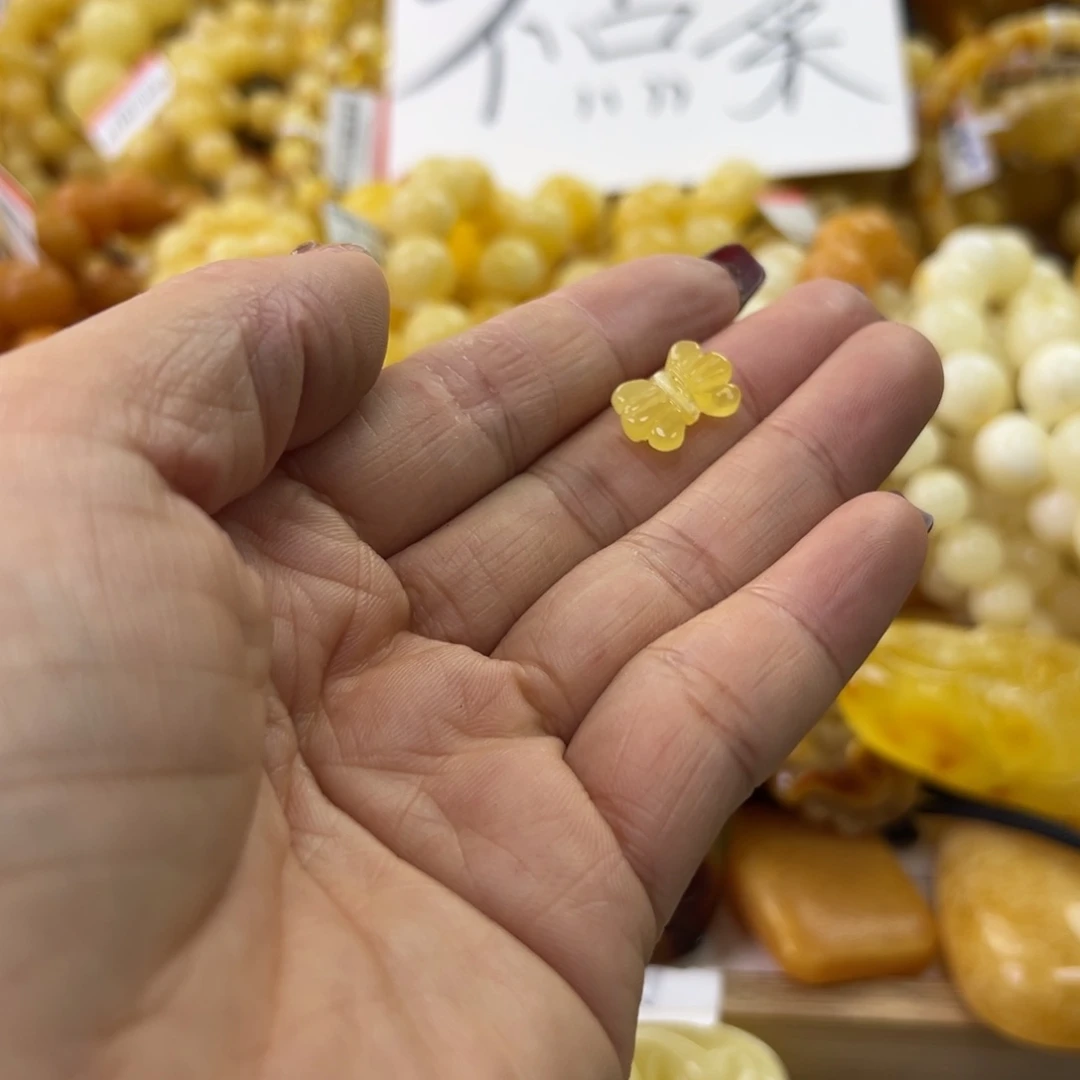 琥珀珠宝奇石未镶嵌