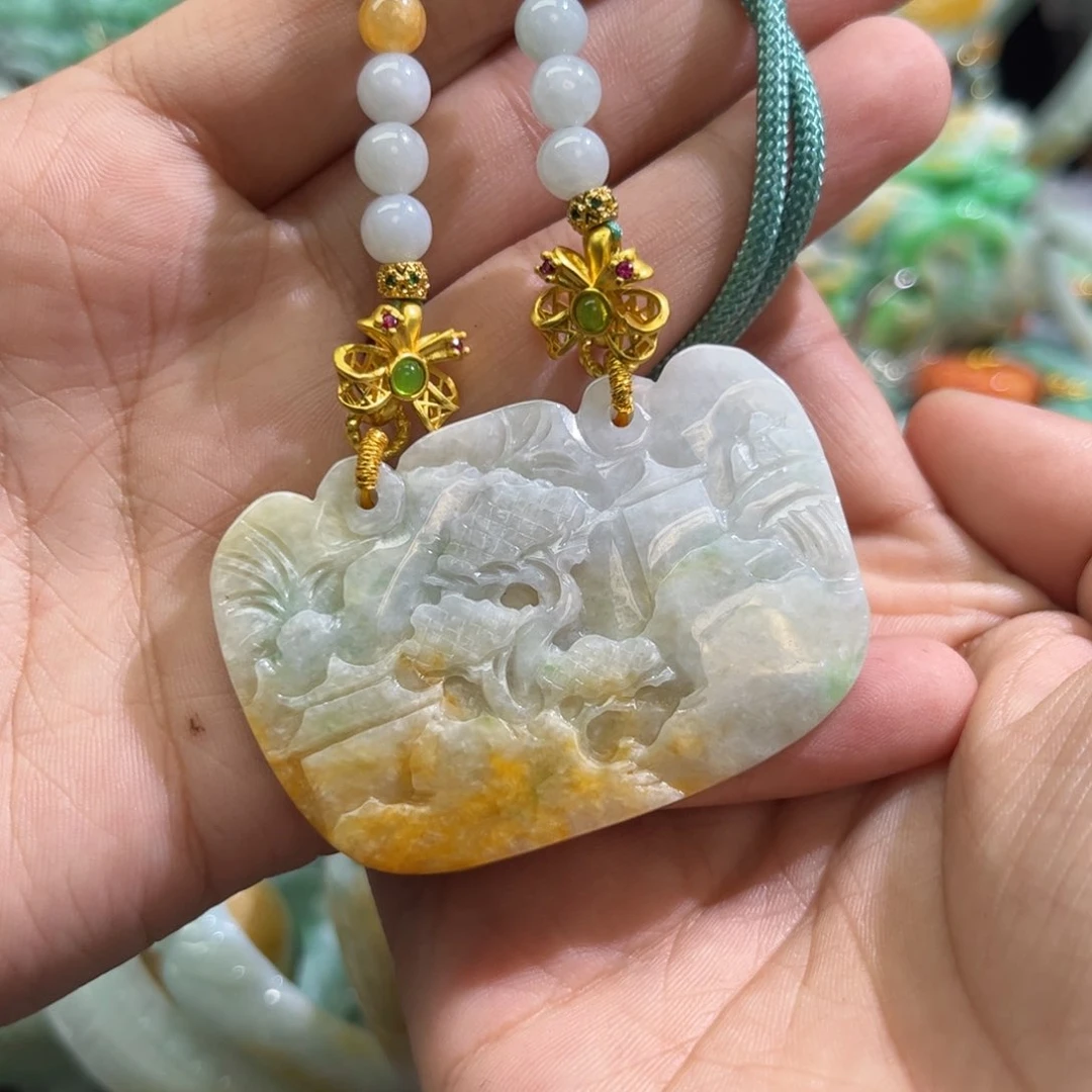 翡翠未镶嵌颈饰待编织