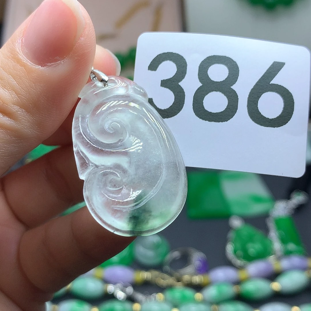 翡翠颈饰未镶嵌翡翠