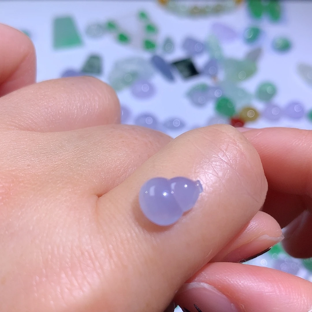 翡翠颈饰未镶嵌葫芦