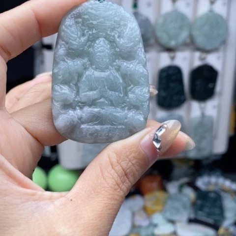 翡翠颈饰未镶嵌翡翠