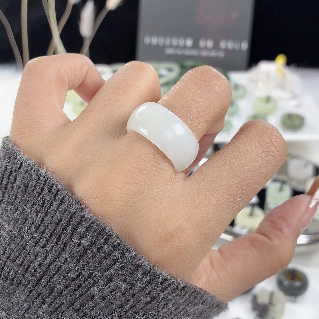 和田玉未镶嵌戒指i101俄白轮胎17.4不退换