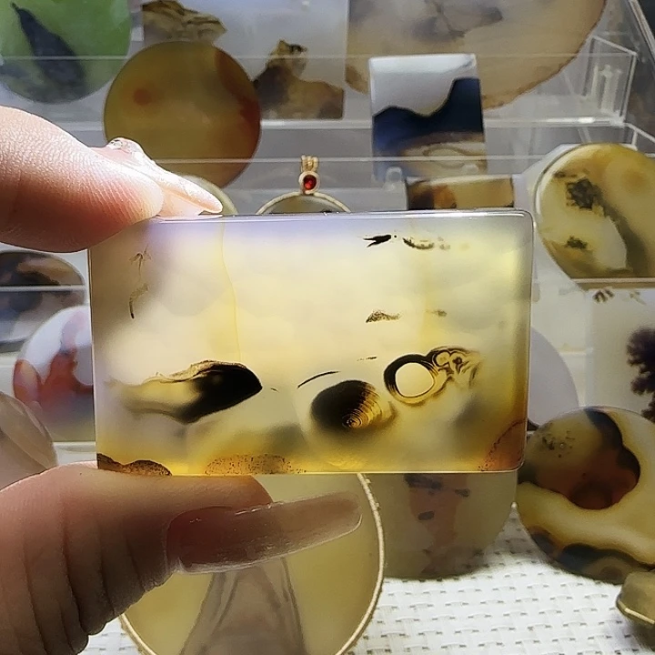 玛瑙/玉髓未镶嵌珠宝奇石