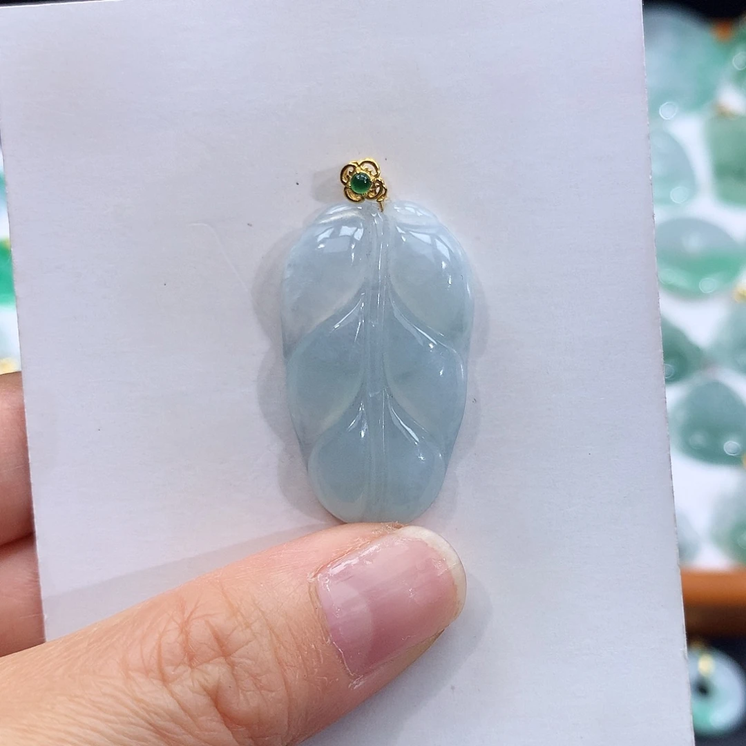 翡翠18K金镶嵌颈饰翡翠吊坠