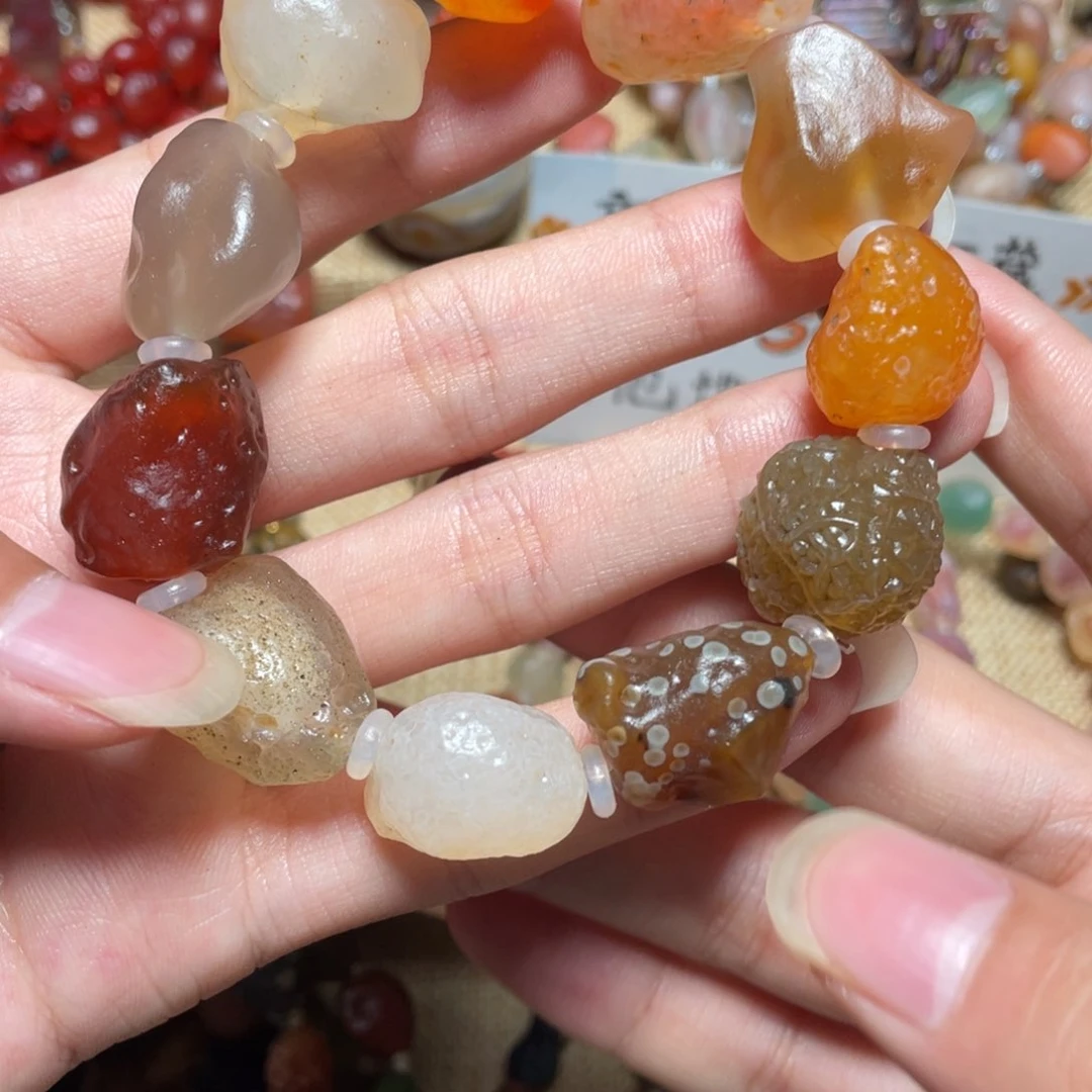 只***见玛瑙/玉髓手链合金