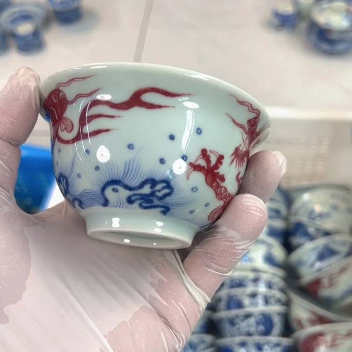 瓷片白青花釉里红鱼化龙压手杯主人杯全了