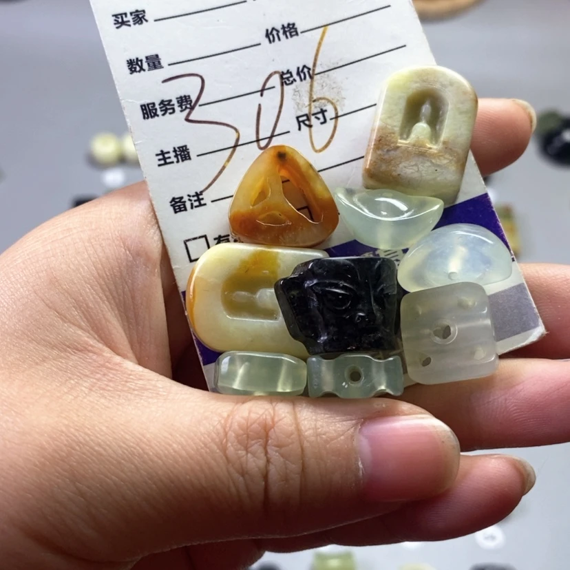 【闪购商品】合金岫玉吊坠(不含链)关****鹿