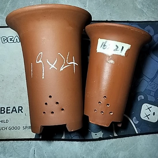 红泥兰花盆两个花盆