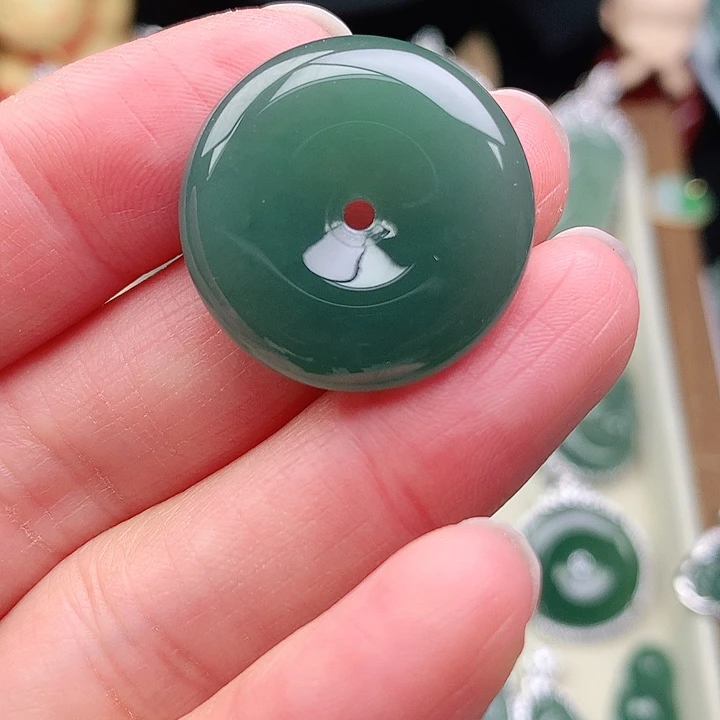 颈饰未镶嵌翡翠吊坠