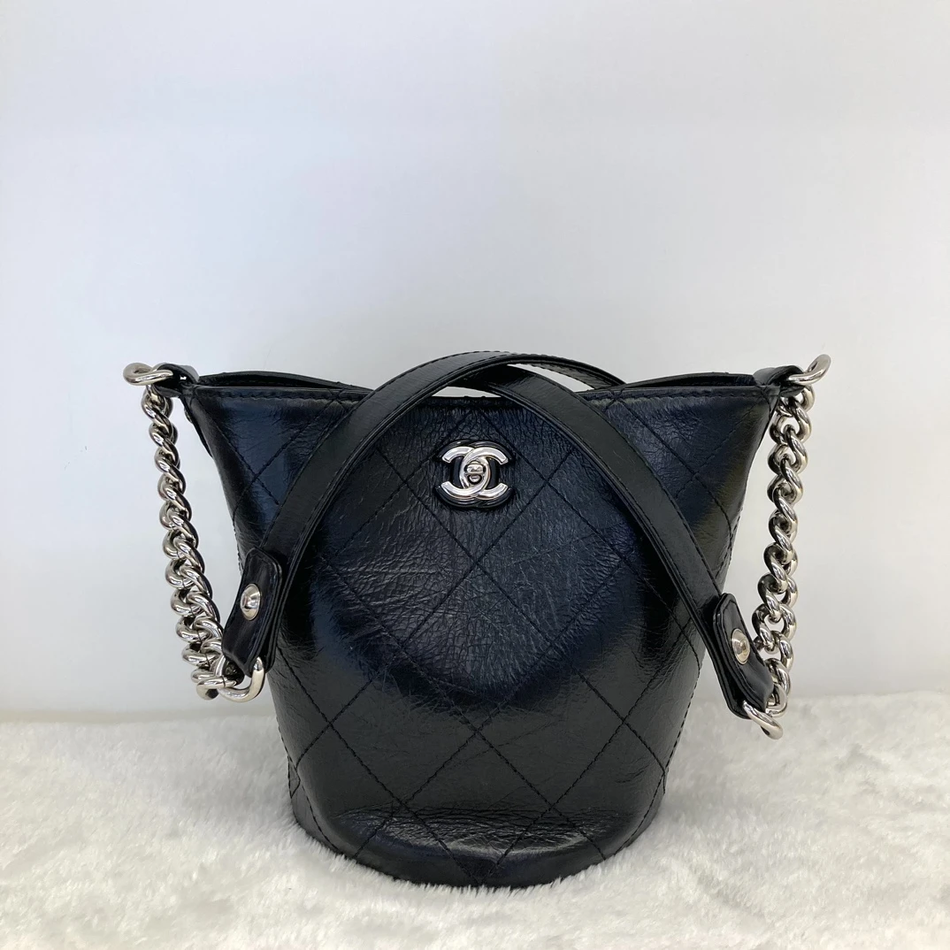 99新 Chanel/香奈儿 Chanel 黑银菜篮子水桶包