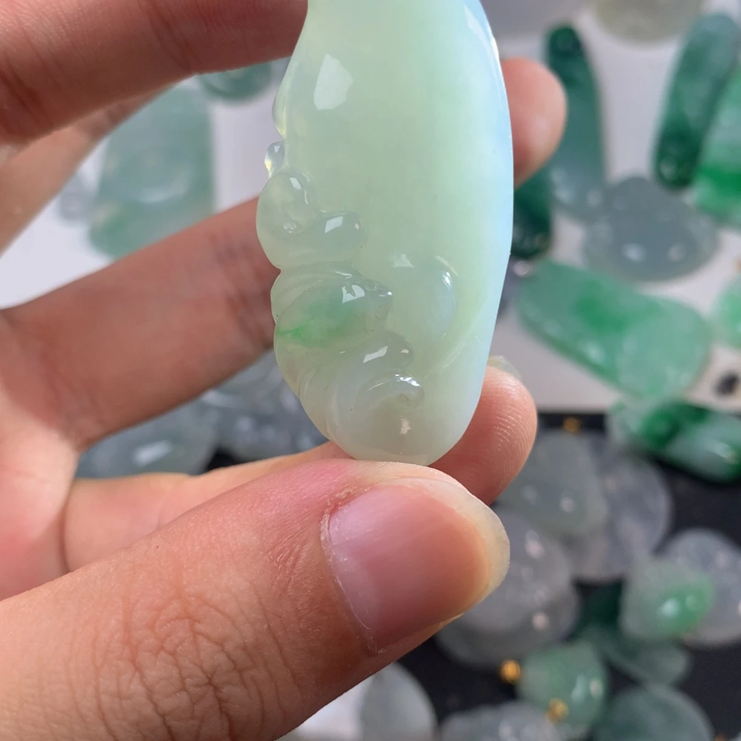 未镶嵌挂件翡翠鱼