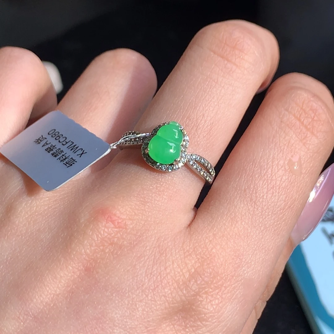 翡翠银S925镶嵌耳饰天然翡翠