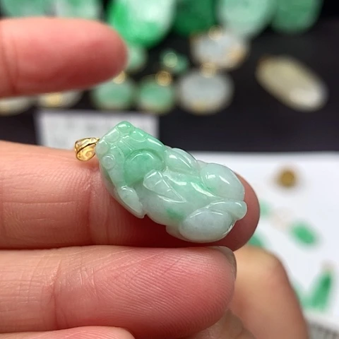 翡翠吊坠(不含链)18K金镶嵌