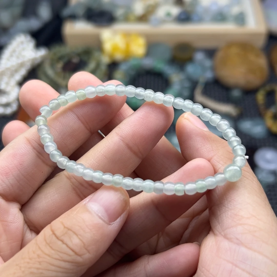 颈饰未镶嵌翡翠手串