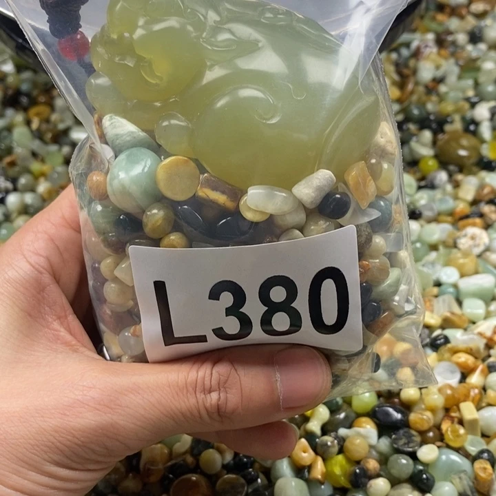 蛇纹石玉鱼缸石未镶嵌