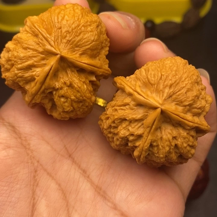 文玩核桃吊坠40尺三棱