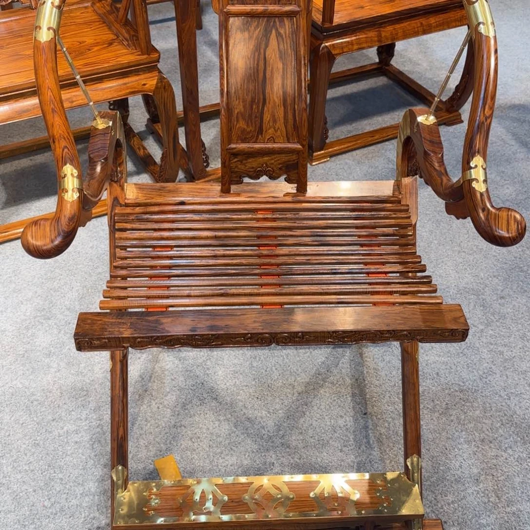 贡木陆*华…………………………………………