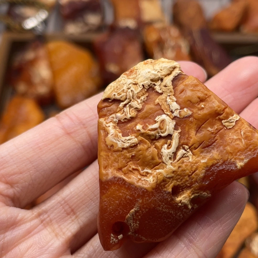 琥珀未镶嵌珠宝奇石