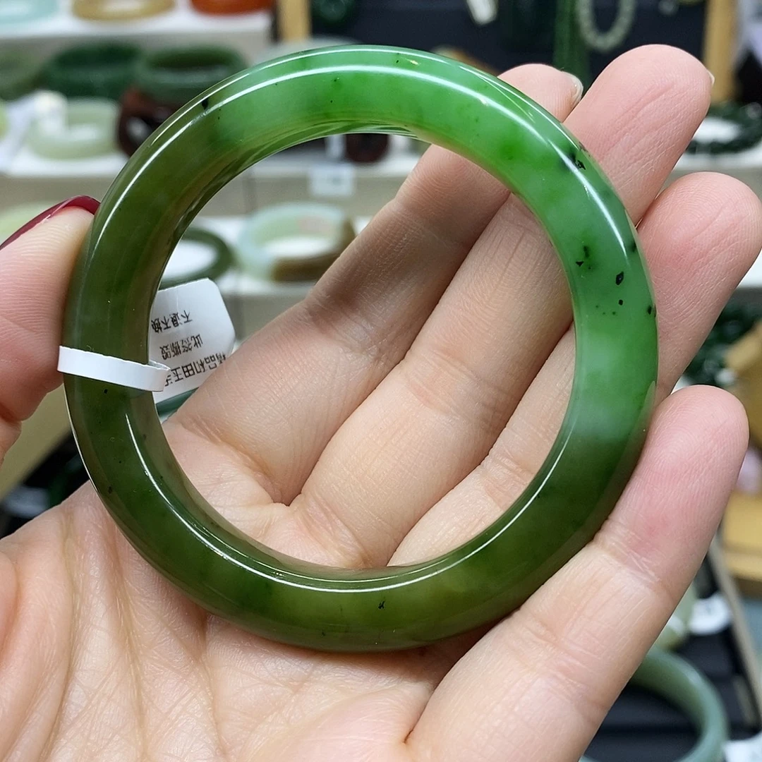 和田玉（碧玉）未镶嵌手镯