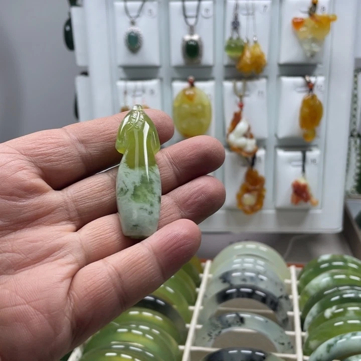 蛇纹石玉合金颈饰