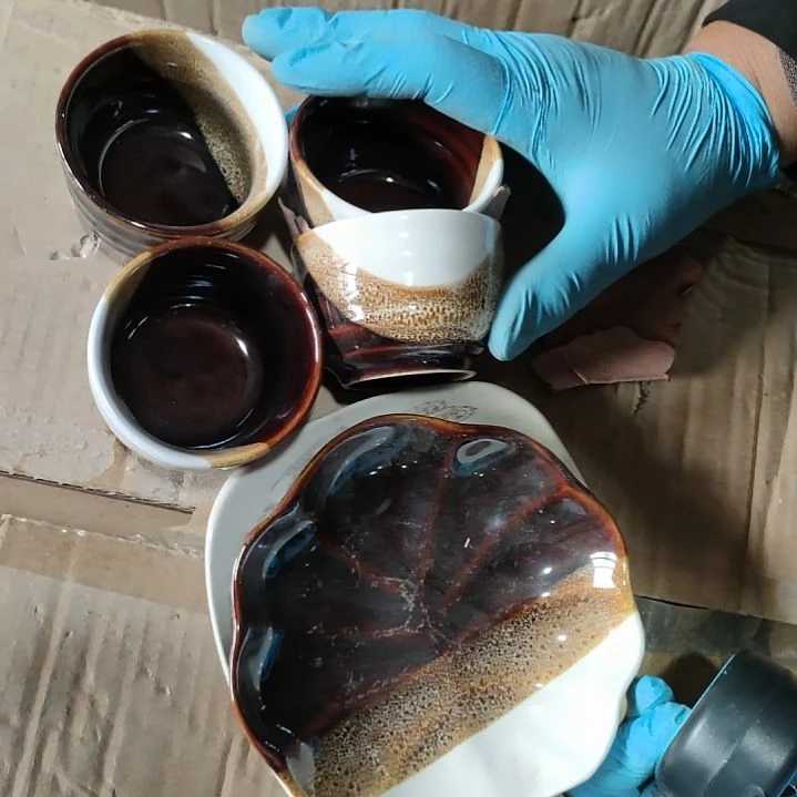 摆件盘子碗茶壶啥都有