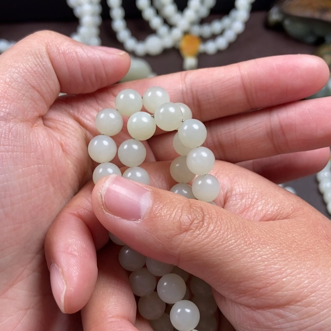 和田玉把件未镶嵌妙*?两个卡8 两个卡10