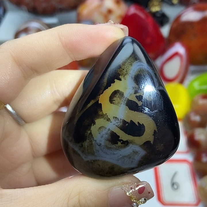 玛瑙/玉髓未镶嵌珠宝奇石