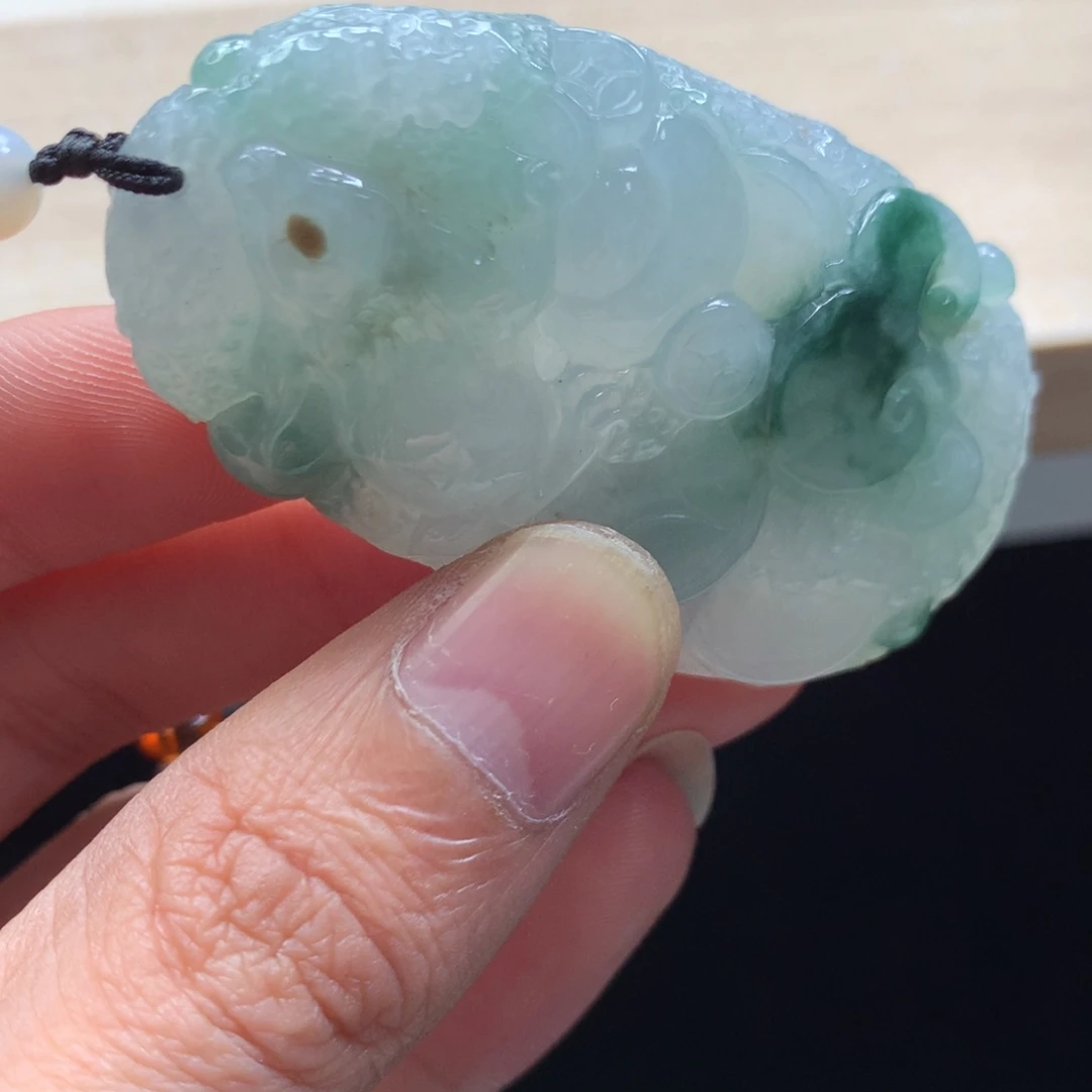 颈饰未镶嵌翡翠吊坠