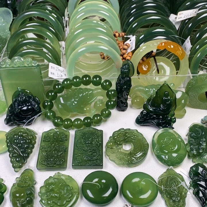 未镶嵌蛇纹石玉颈饰