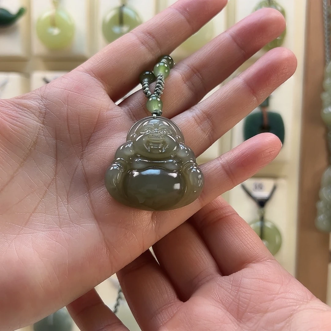 七***月和田玉未镶嵌颈饰