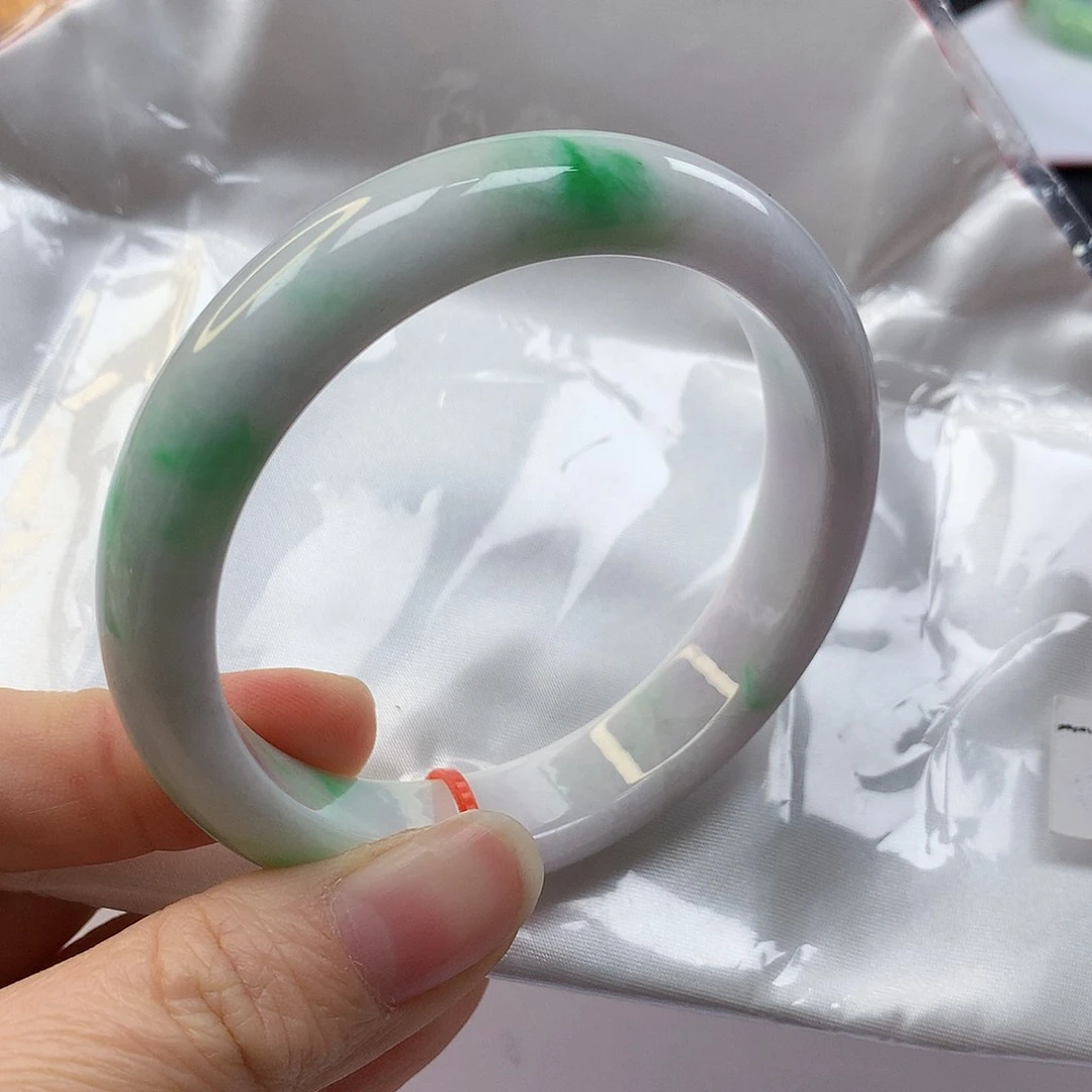 翡翠手镯未镶嵌8417xccvvv