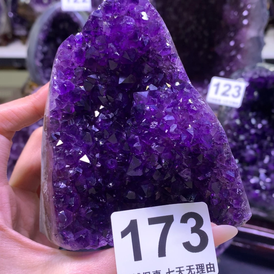 水晶水晶摆件未镶嵌梦**?