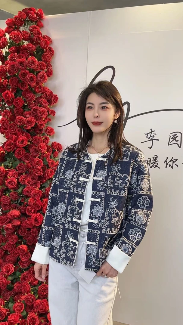 李园家2号店-98121-早春款新中式盘扣重工刺绣外套