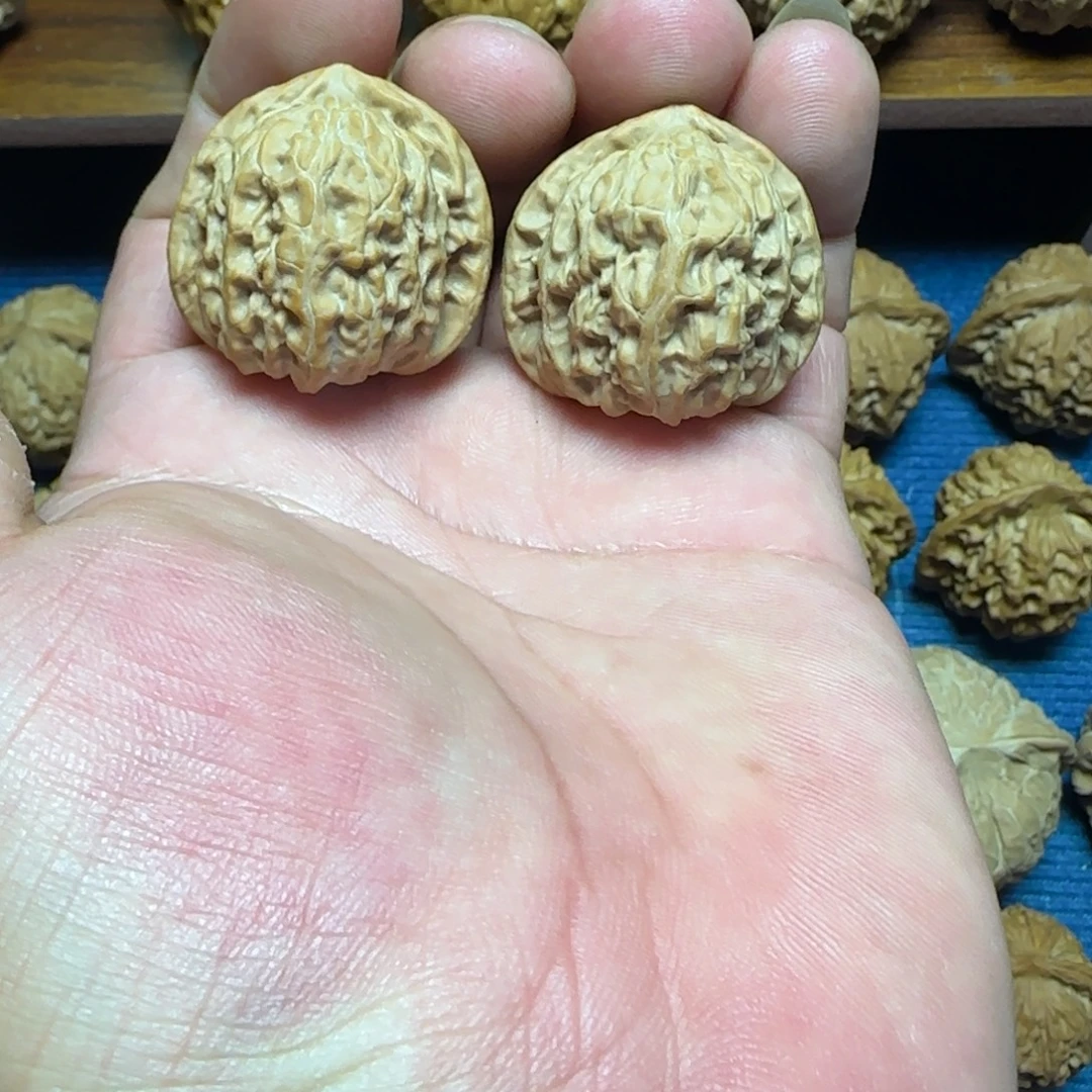 吊坠文玩核桃全品33白狮子手捻