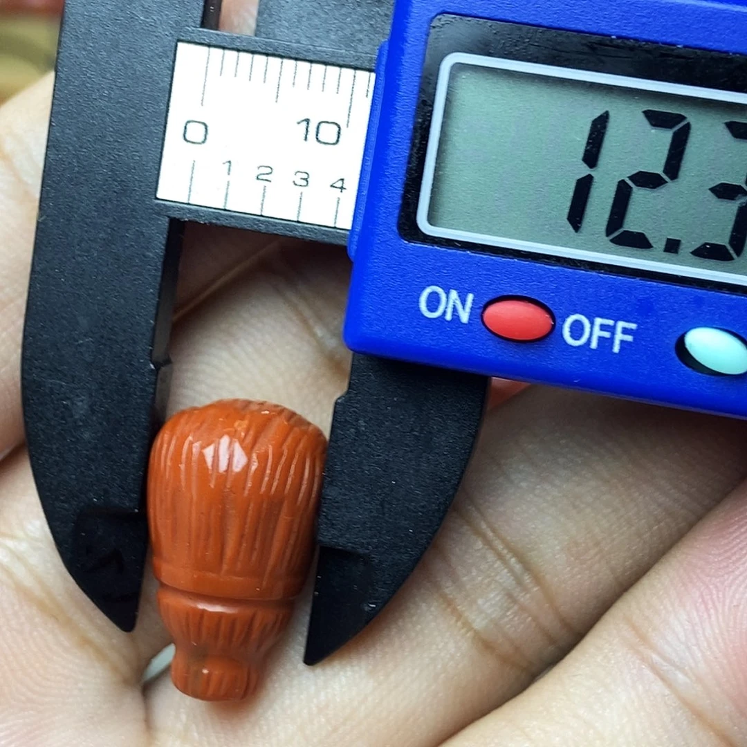 南红玛瑙未镶嵌配饰有瑕疵