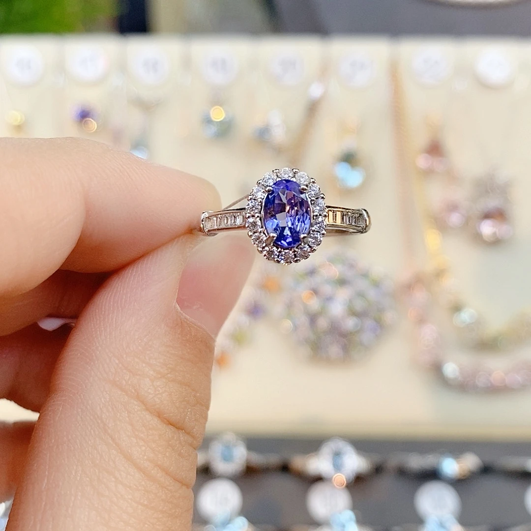 银S925镶嵌坦桑石戒指