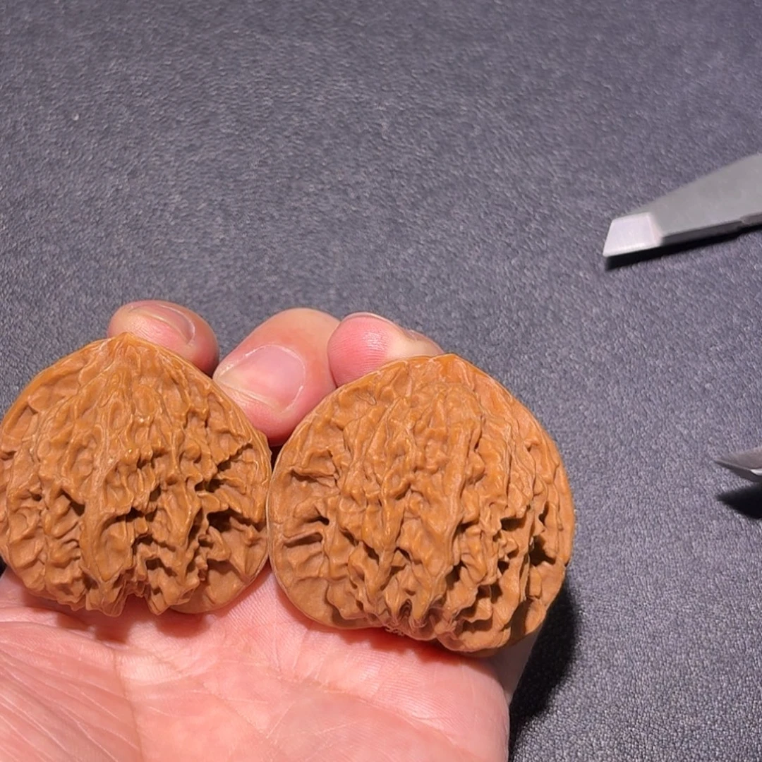 j***a文玩核桃吊坠京八对