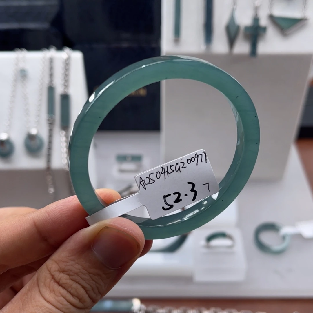 翡翠未镶嵌手镯52.37