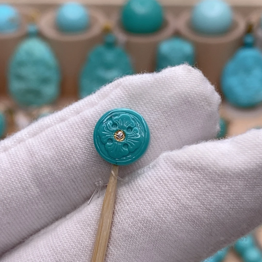 绿松石未镶嵌珠宝奇石