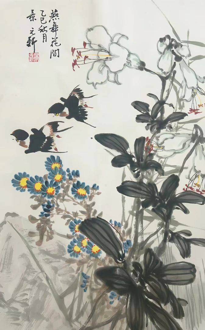花鸟国画《燕舞花间》尺寸：69*46（厘米）宣纸装饰