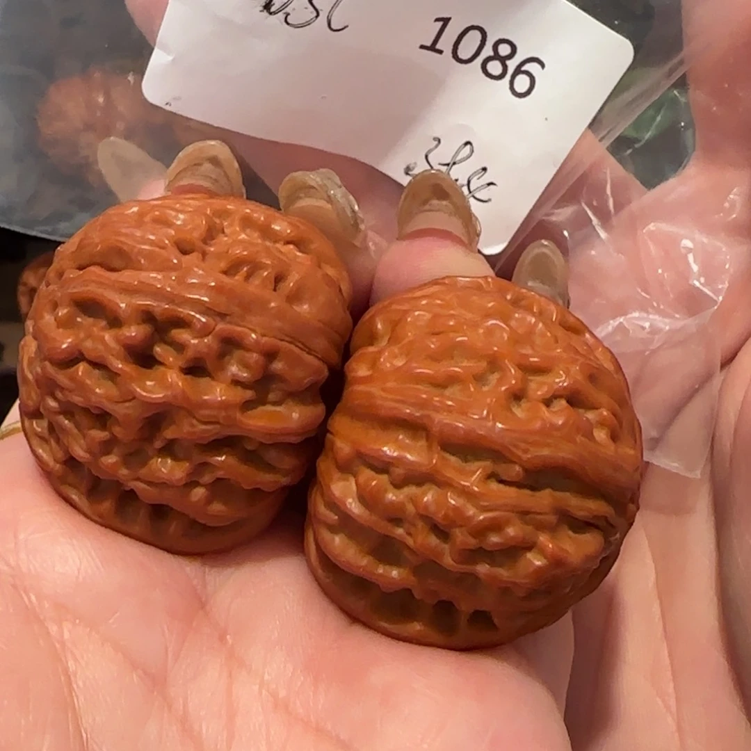 桃核吊坠阿**辑白狮子38精品