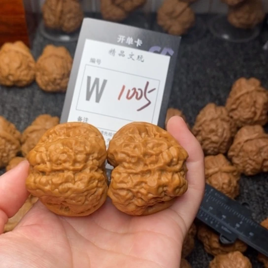 吊坠桃核我是第一百42