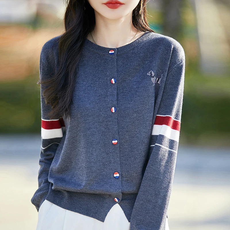 品牌2025新款春秋款时尚圆领精致小狗烫钻气质外搭休闲女针织衫