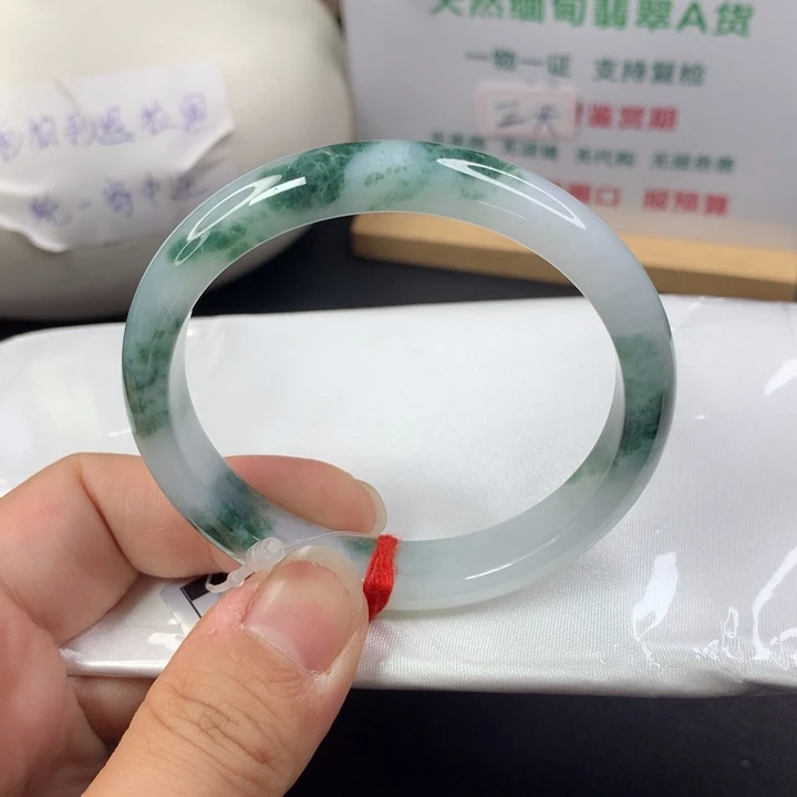 未镶嵌手镯（贵妃镯）翡翠5556