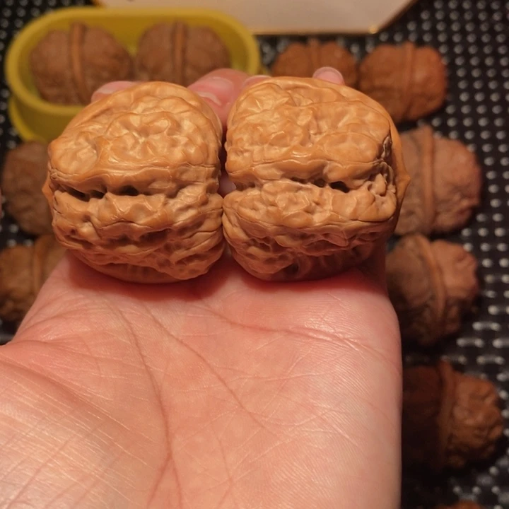 文玩核桃把件开背超大腿