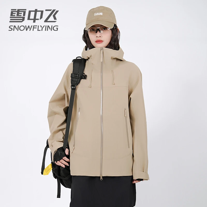 雪中飞户外防水单层冲锋衣男女2025欧若假日风硬壳情侣春秋外套