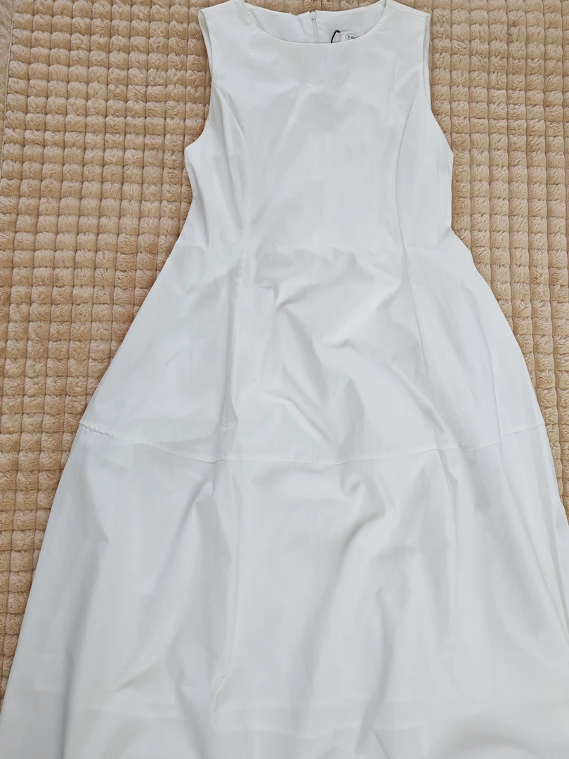 背心连衣花苞裙